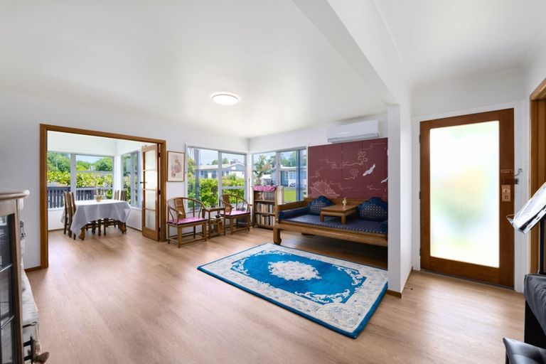 Photo of property in 57 Divich Avenue, Te Atatu South, Auckland, 0610