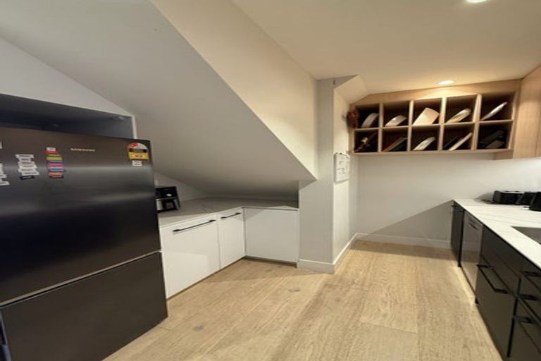 Photo of property in 31 Oakpark Place, West Harbour, Auckland, 0618