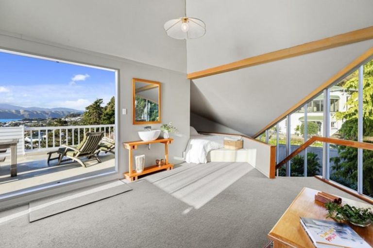 Photo of property in 8 Beere Haven Steps, Seatoun, Wellington, 6022