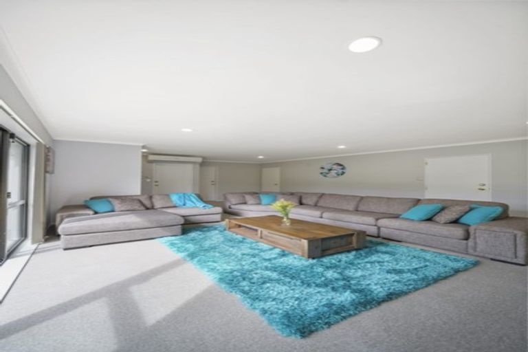 Photo of property in 38 Saralee Drive, Manurewa, Auckland, 2105