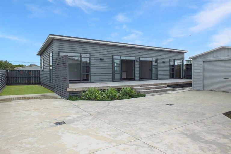 Photo of property in 1a Warren Street, Foxton Beach, 4815