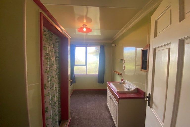Photo of property in 100 Oki Street, Oreti Beach, Invercargill, 9879