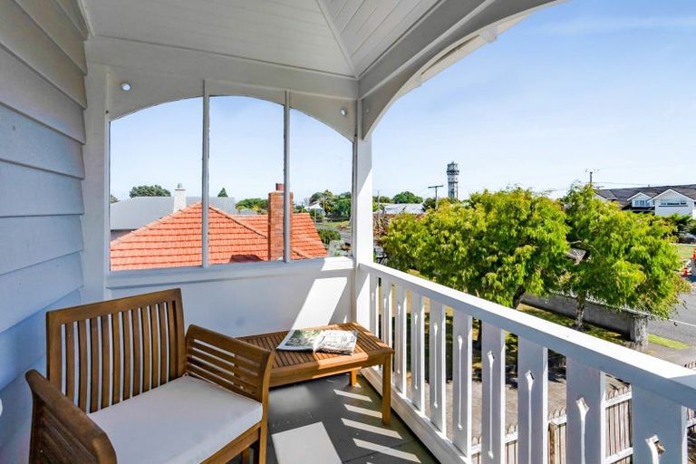 Photo of property in 68 Collins Street, Hawera, 4610