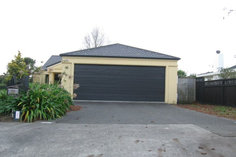 Photo of property in 68 Clifton Terrace, Fitzherbert, Palmerston North, 4410