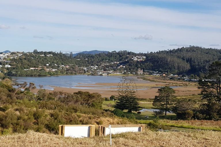 Photo of property in 18 Azimuth Road, Tairua, 3508