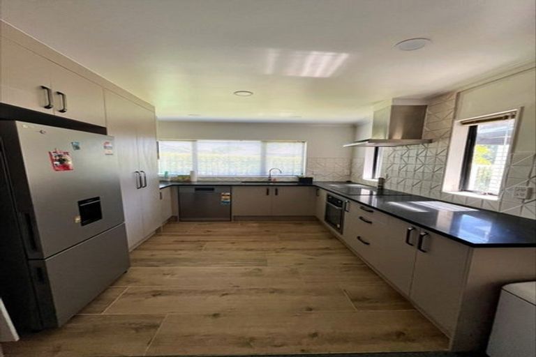 Photo of property in 2 Whitbourne Heights, Manurewa, Auckland, 2105