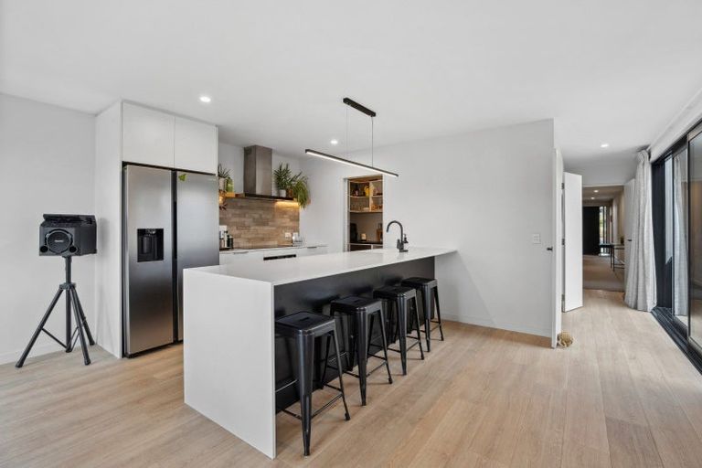 Photo of property in 2 Mcneil Crescent, Wanaka, 9305