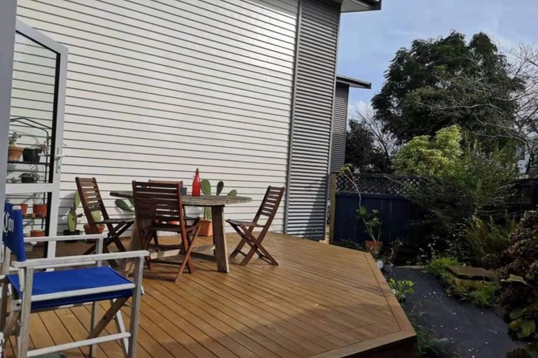 Photo of property in 14/15 Andersons Road, Oteha, Auckland, 0632