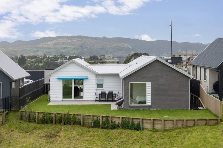 Photo of property in 12 Maataitai Road, Raglan, 3225