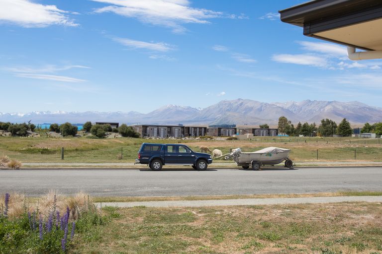Photo of property in 33 D'archiac Drive, Lake Tekapo, 7999
