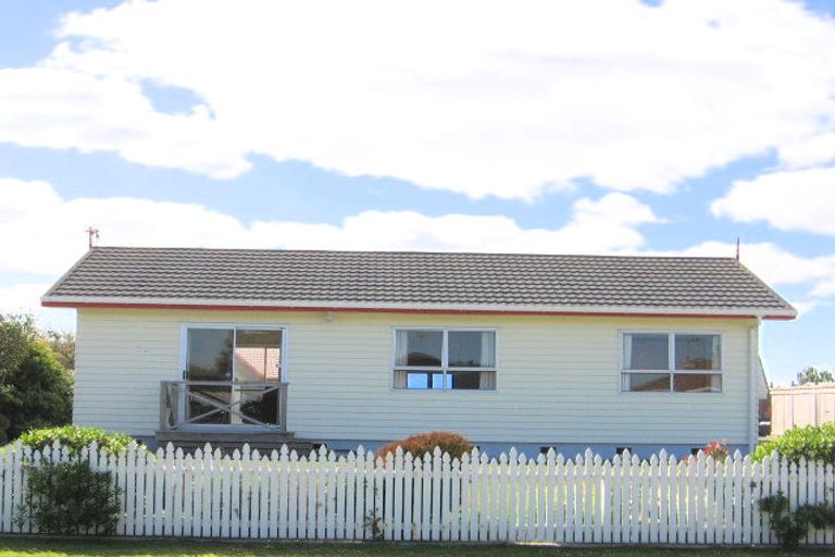 Photo of property in 39 Thomas Place, Foxton Beach, Foxton, 4815