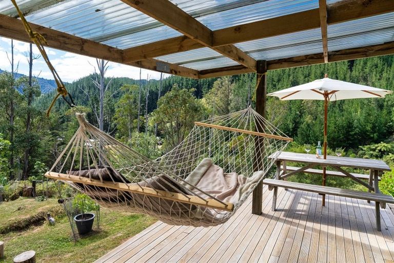 Photo of property in 396 Mangaone South Road, Reikorangi, Waikanae, 5391