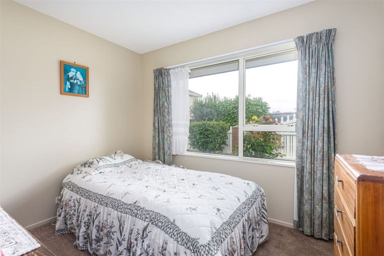 Photo of property in 2/76 Gilberthorpes Road, Hei Hei, Christchurch, 8042