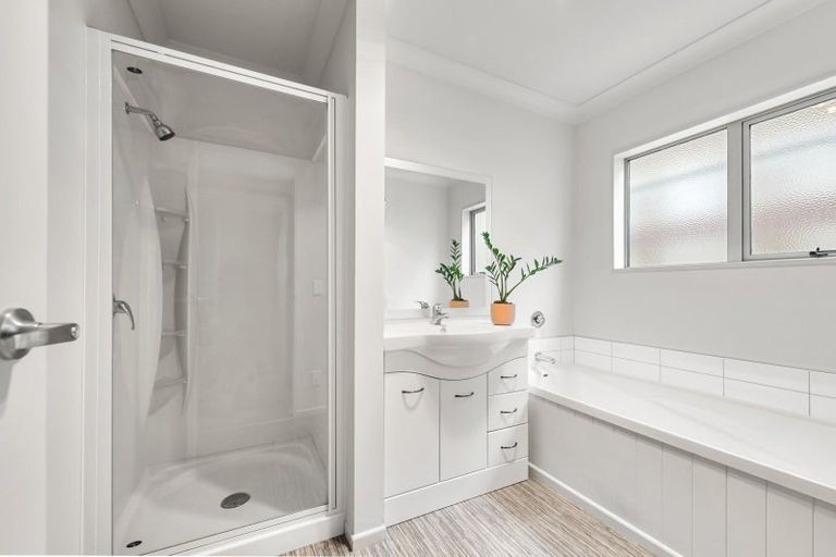 Photo of property in 10 Speldhurst Grove, Stokes Valley, Lower Hutt, 5019