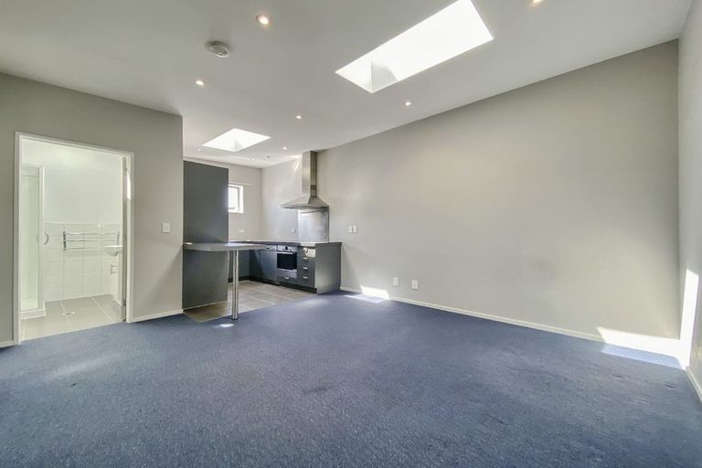 Photo of property in 5/35 Home Street, Mount Victoria, Wellington, 6011