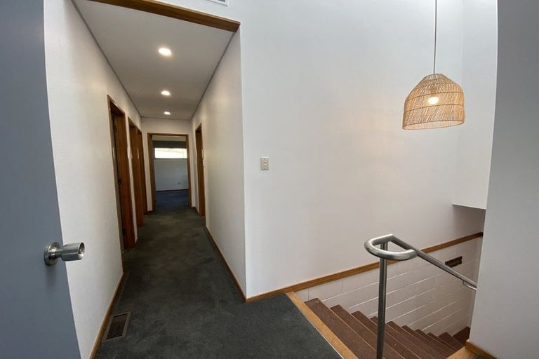 Photo of property in 9 Handley Place, Glen Avon, New Plymouth, 4312