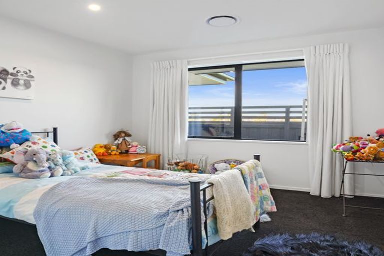 Photo of property in 21 Goldie Drive, Rangiora, 7400