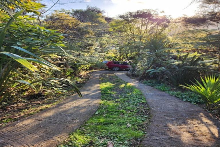 Photo of property in 4 Moana Crescent, Kennedy Bay, Coromandel, 3583