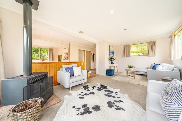 Photo of property in 55 Wyndham Road, Pinehaven, Upper Hutt, 5019