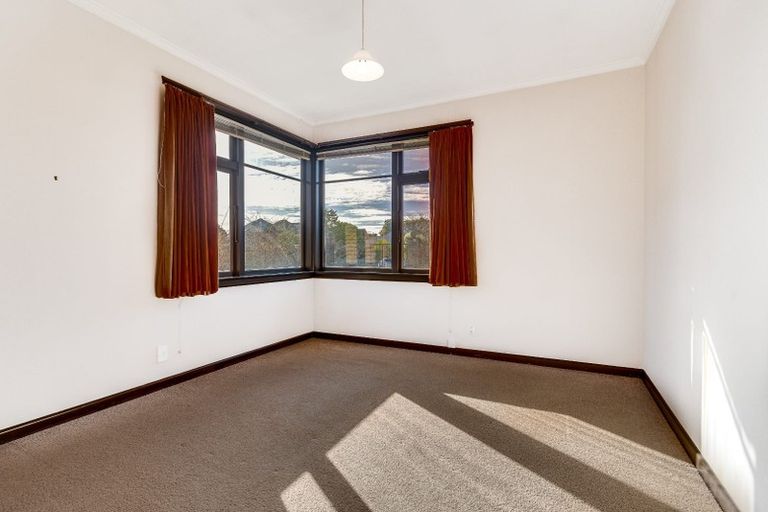Photo of property in 131 Memorial Avenue, Burnside, Christchurch, 8053