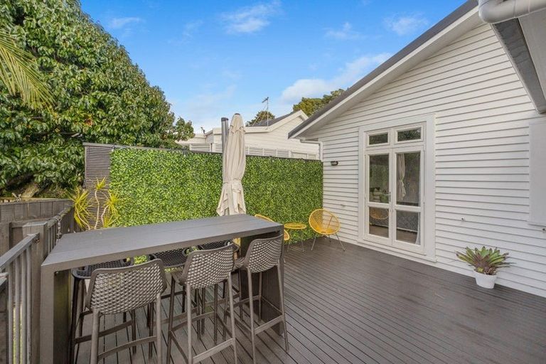 Photo of property in 75 Brougham Street, New Plymouth, 4310