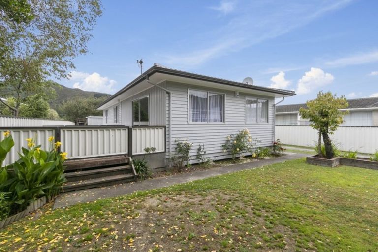 Photo of property in 258 Wellington Road, Wainuiomata, Lower Hutt, 5014