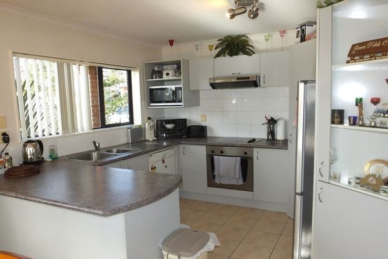 Photo of property in 22 Greenberry Drive, Ranui, Auckland, 0612