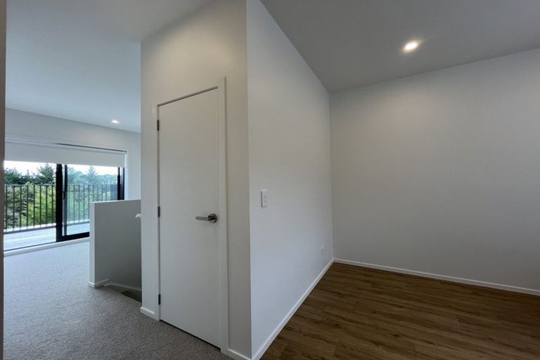 Photo of property in 10/28 Westgate Drive, Westgate, Auckland, 0614