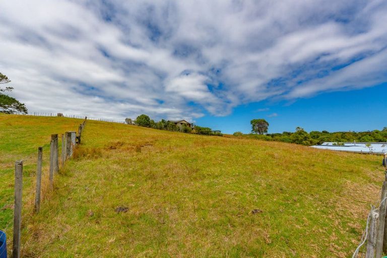 Photo of property in 14b Wairere Road, Waitakere, Henderson, 0782