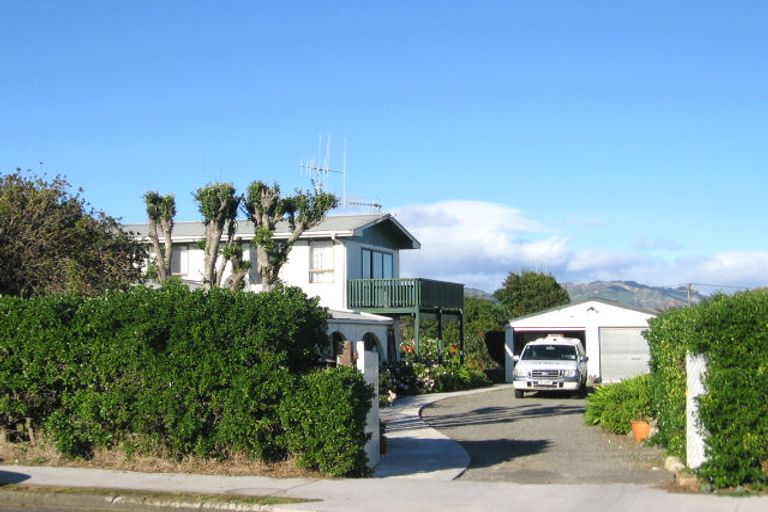 Photo of property in 69 Atkinson Avenue, Otaki Beach, Otaki, 5512