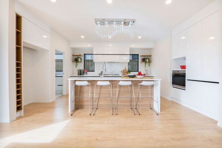 Photo of property in 52 Tir Conaill Avenue, Flat Bush, Auckland, 2019