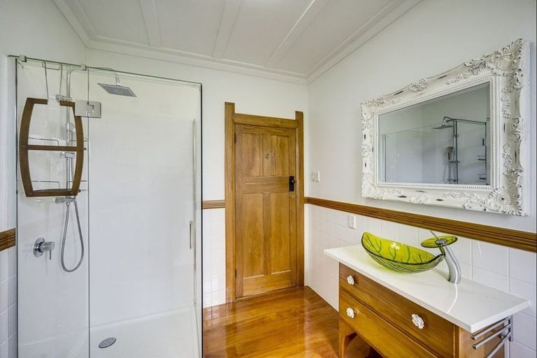 Photo of property in 1 Lambton Road, Hospital Hill, Napier, 4110