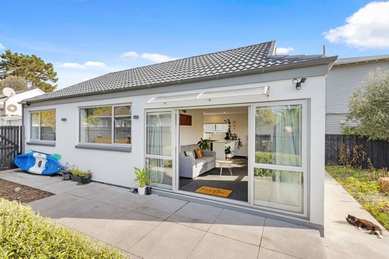 Photo of property in 1/41 Bowhill Road, New Brighton, Christchurch, 8083