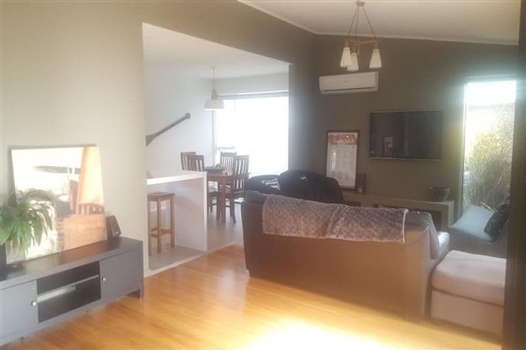 Photo of property in 15 Mirfield Place, Russley, Christchurch, 8042