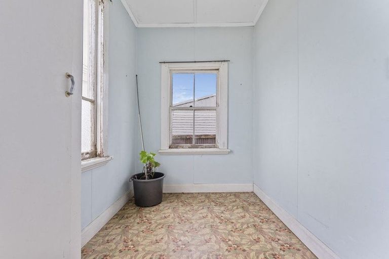 Photo of property in 10 Matai Street, Castlecliff, Whanganui, 4501