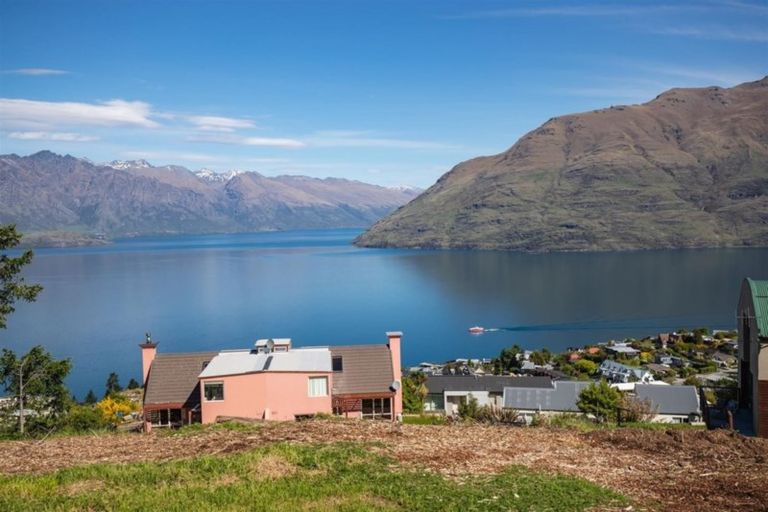 Photo of property in 57 Greenstone Place, Fernhill, Queenstown, 9300