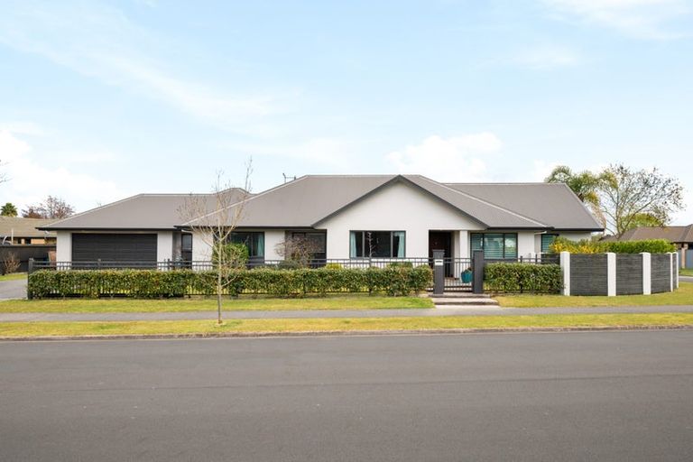 Photo of property in 1 Whitford Place, Rototuna North, Hamilton, 3210