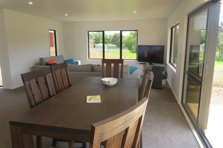 Photo of property in 19 Pohutukawa Drive, Cable Bay, 0420