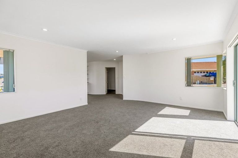 Photo of property in 53 Kath Hopper Drive, Orewa, 0931