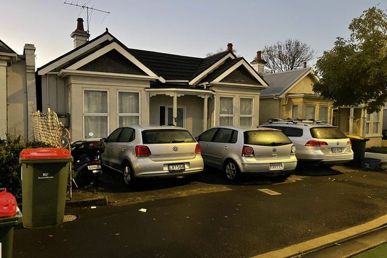 Photo of property in 828 Cumberland Street, North Dunedin, Dunedin, 9016