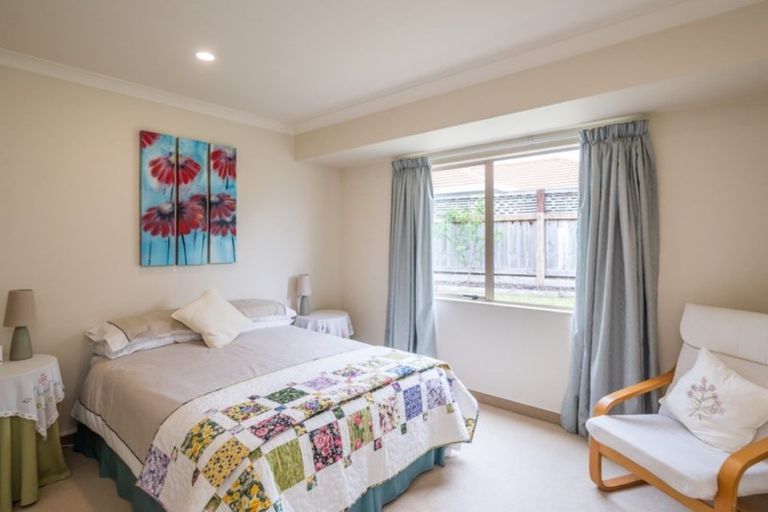 Photo of property in 10 Compass Court, Paraparaumu, 5032