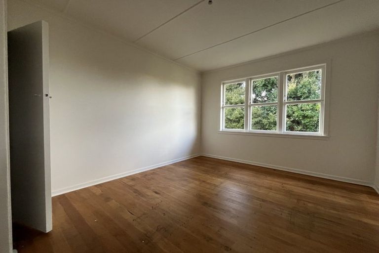 Photo of property in 17 Collingwood Road, Waiuku, 2123