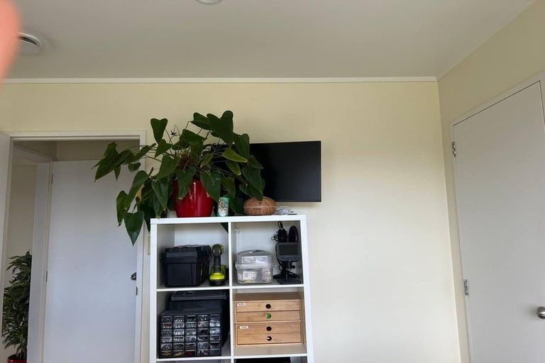 Photo of property in 357 Glenfield Road, Glenfield, Auckland, 0629