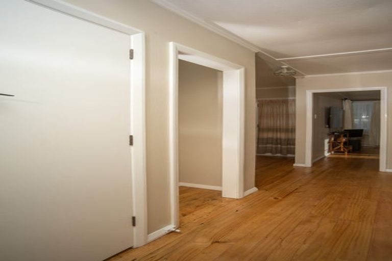 Photo of property in 16 Manchester Street, Patea, 4520