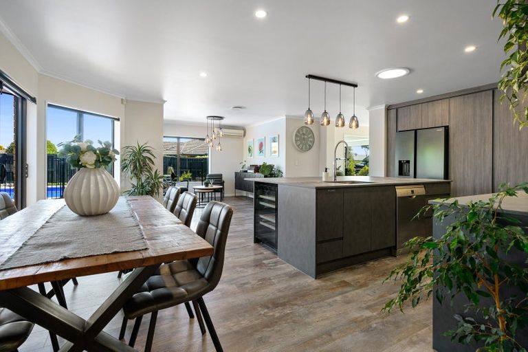 Photo of property in 28 Madison Street, Cambridge, 3434