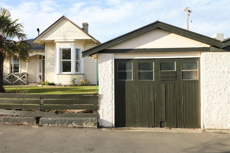 Photo of property in 2 Memorial Avenue, Parkside, Timaru, 7910