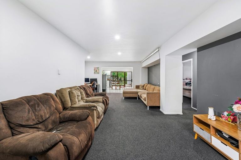 Photo of property in 214a Edmonton Road, Te Atatu South, Auckland, 0610