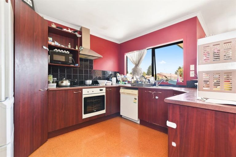 Photo of property in 1 Corsair Place, Melville, Hamilton, 3206