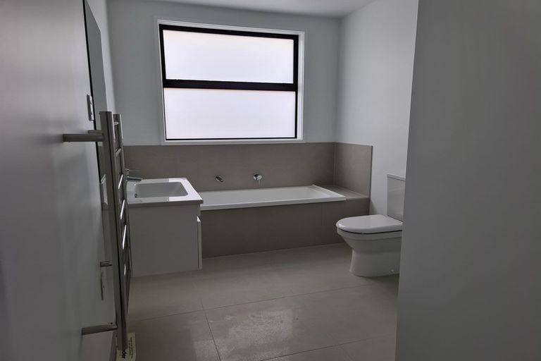 Photo of property in 11 Hinaki Street, Poike, Tauranga, 3112