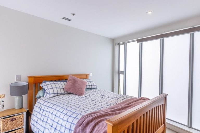 Photo of property in Portal Apartments, 3d/42 Cable Street, Te Aro, Wellington, 6011